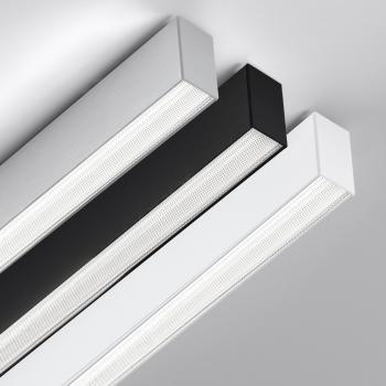 Preview: Längliche LED-Aufbauleuchte bündig unter einer Raumdecke